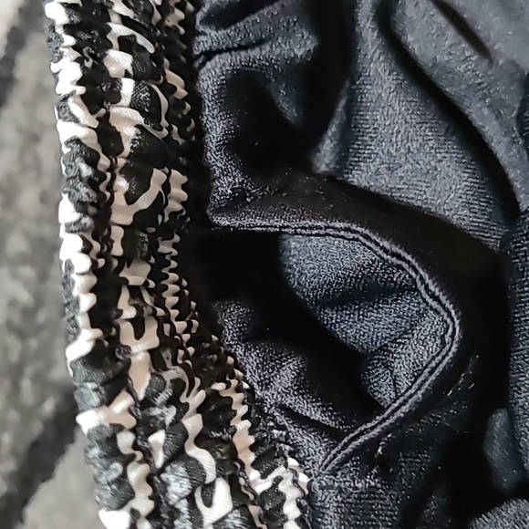 NIKE DRI-FIT EMBROIDERED SWOOSH LEOPARD PRINT LINED MESH ATHLETIC SHORTS - Picture 3 of 11